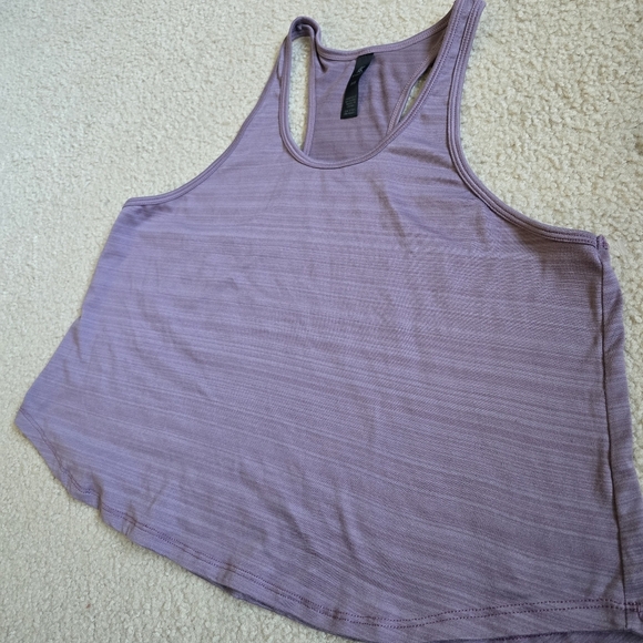🌈 Kyodan Cropped Athletic Racerback Tank - Picture 2 of 6